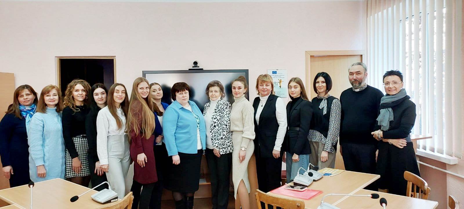 Спільне фото після успішного захисту Спільне фото після успішного захисту